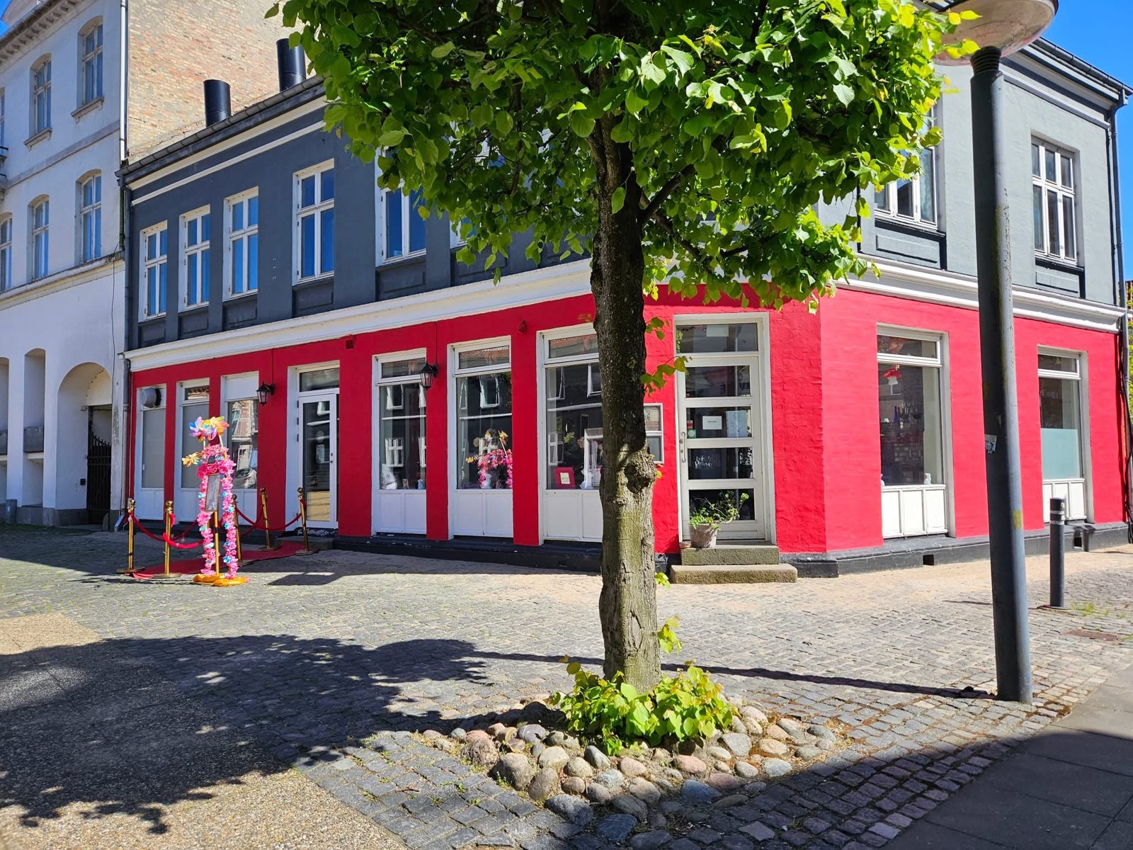White Rabbit Restaurant facade i Hobro